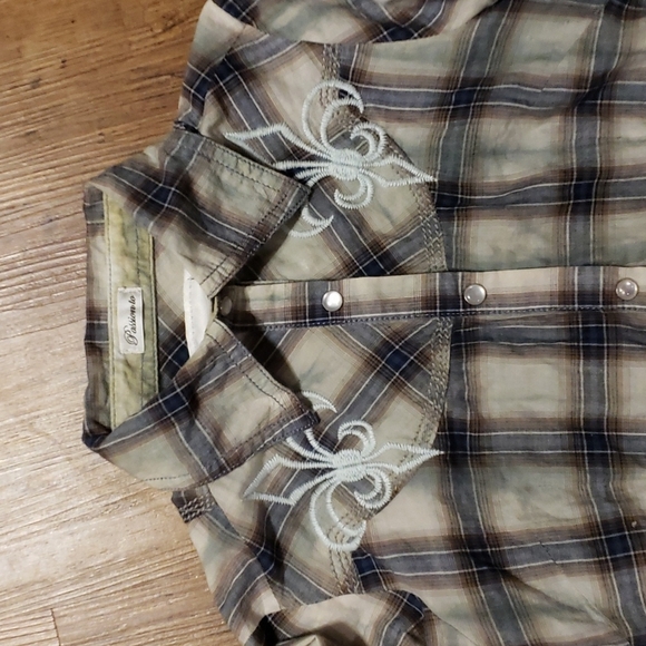 Roar angel wing embroidered  shirt tan grey plaid - Picture 2 of 7